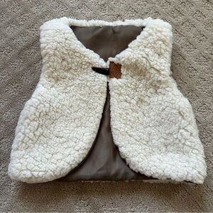 NFS.  Toddler girls Sherpa best, size 2-3T, EUC